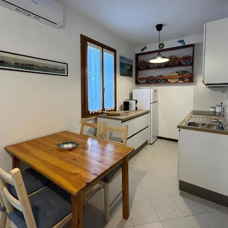 Apartment 4 Minuti Dalla Della Pelosa, Confortevole Con A-c *