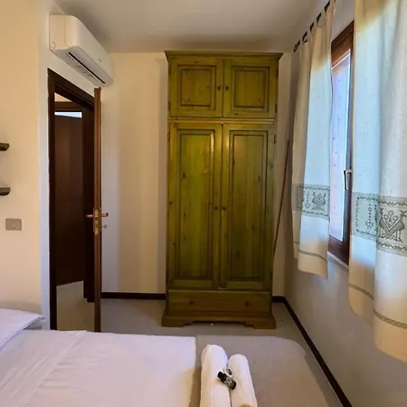 Apartment 4 Minuti Dalla Della Pelosa, Confortevole Con A-c *